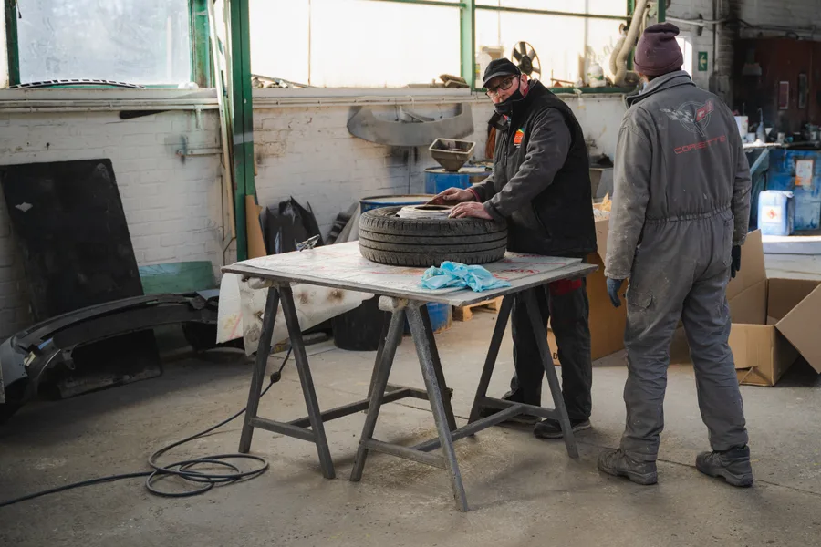 Reportage entreprise — Reportage Carrosserie Desoil 59 · photographe Joseph Leroy, Rennes / Bretagne
